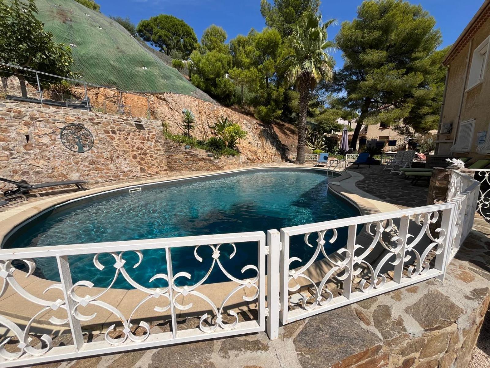 Meublé tourisme 4*, les pieds dans l'eau, Villa LAS PALMERAS La Londe-les-Maures Exterior foto